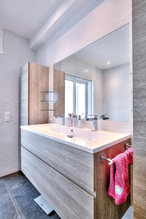 ニースLe Florentina, Dernier Etage Avec Terrasse, Vue Sur La Baie Des Angesアパートメント エクステリア 写真