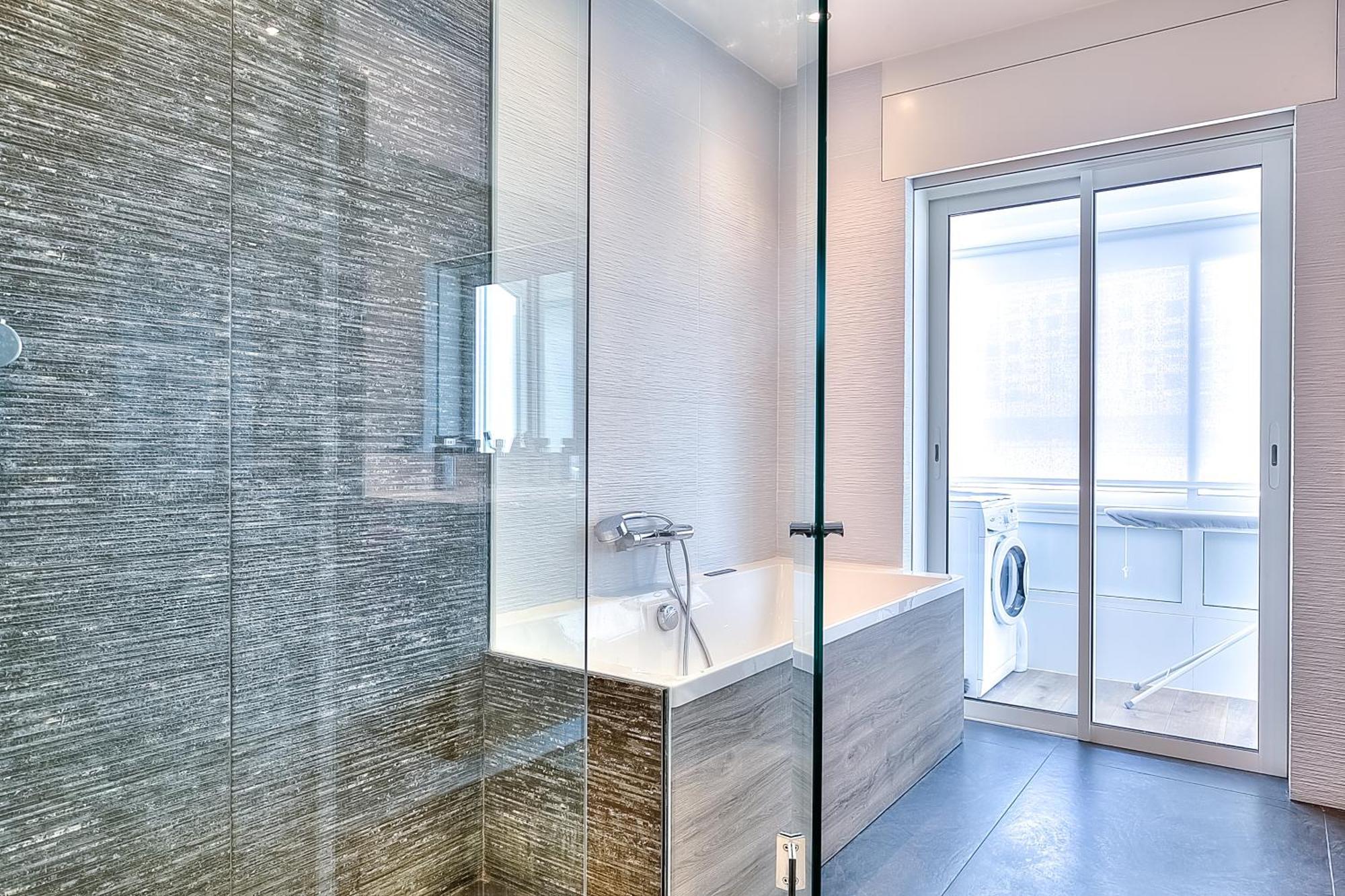 ニースLe Florentina, Dernier Etage Avec Terrasse, Vue Sur La Baie Des Angesアパートメント エクステリア 写真
